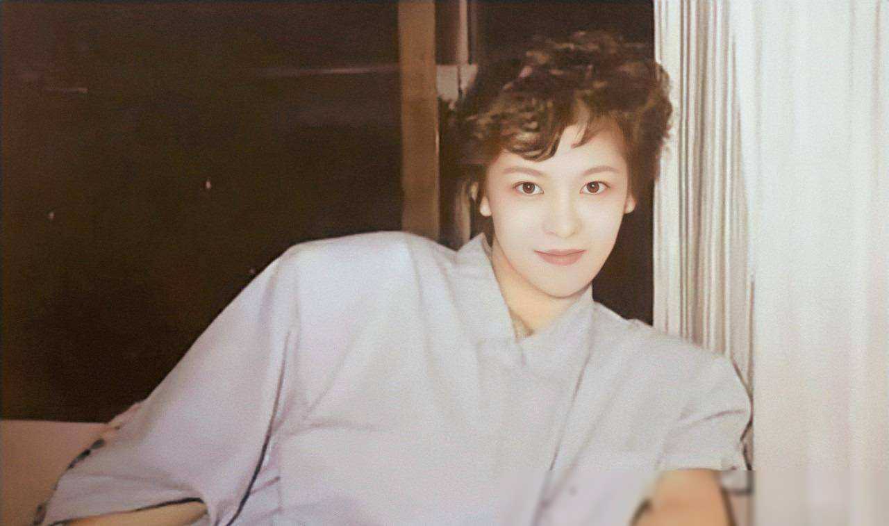 向华强的弟弟向华胜：收割张敏等3个绝色女星，64岁去世无儿无