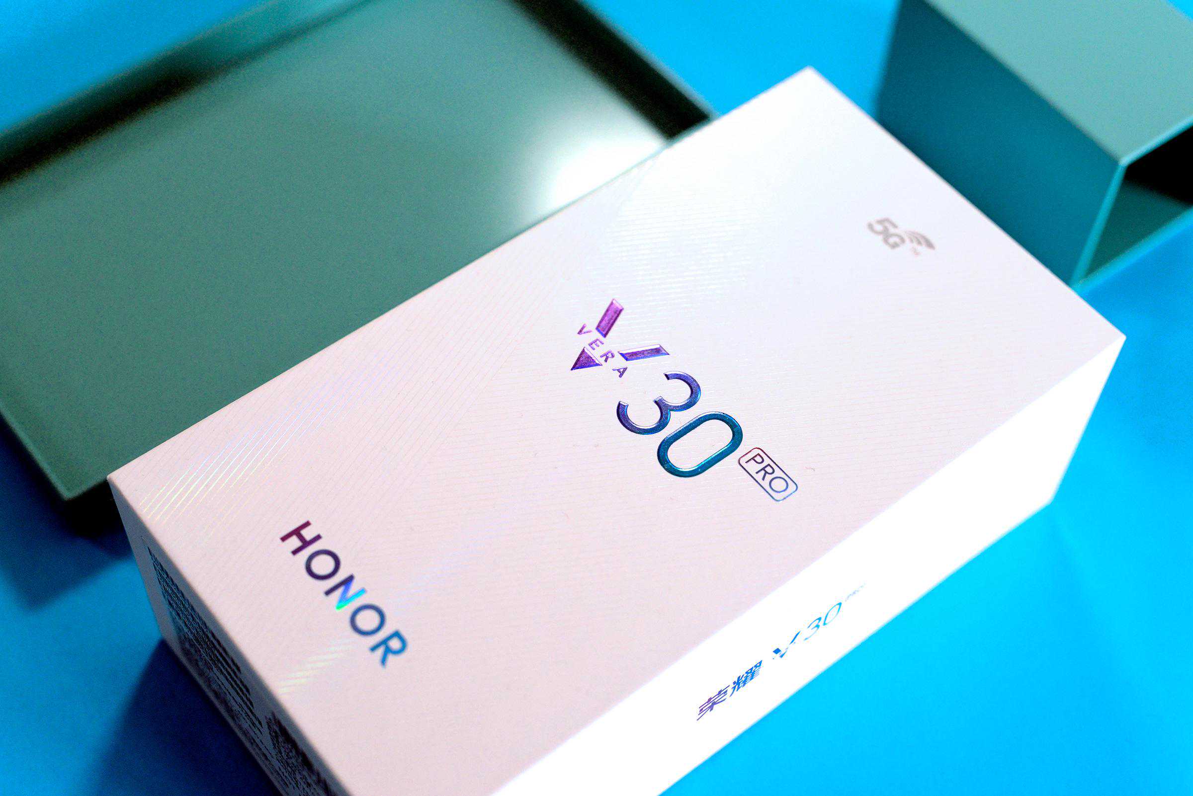 Dxo拍照得分排名全球第二，荣耀这款5G旗舰手机降价300元