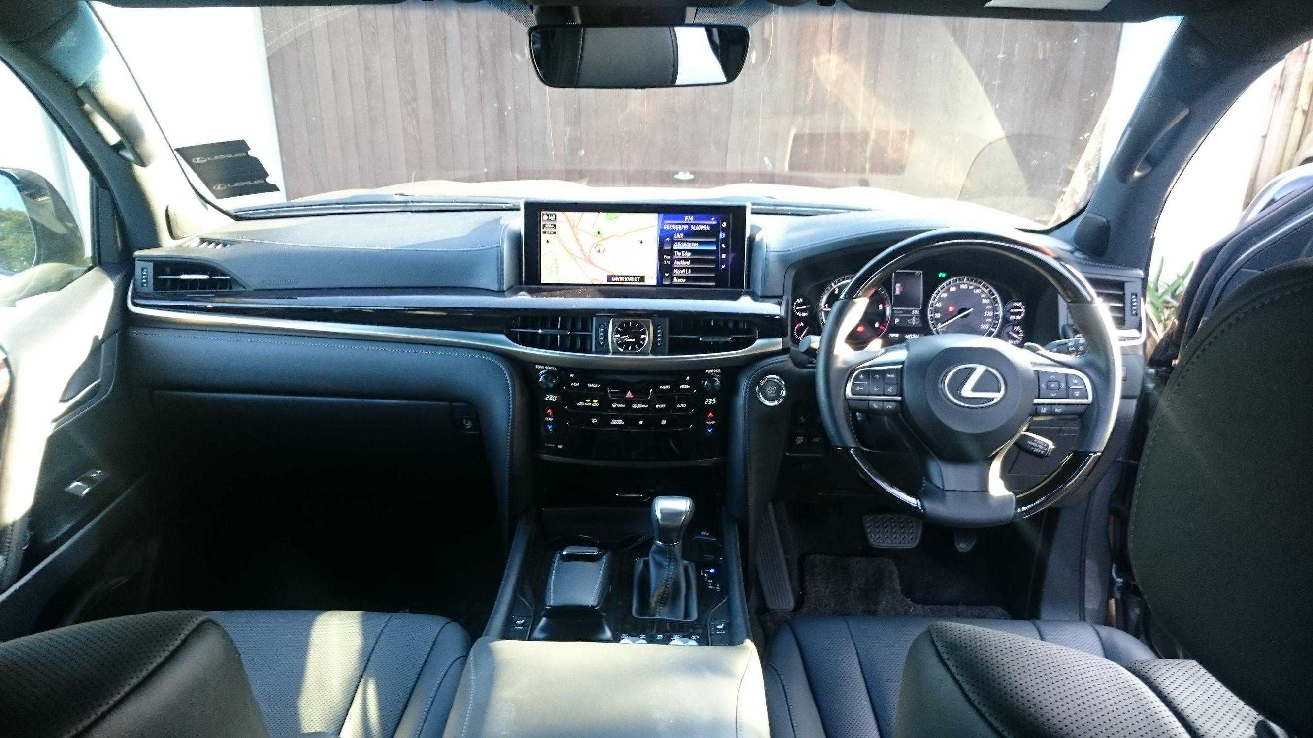 好车之家：SUV车型的战斗机，雷克萨斯LX 450d 车型评测！